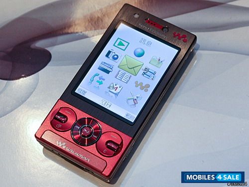 Red And Black Sony Ericsson W705