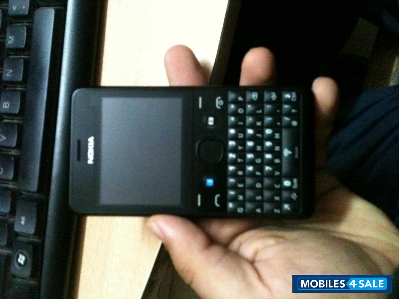 Black Nokia Asha 210