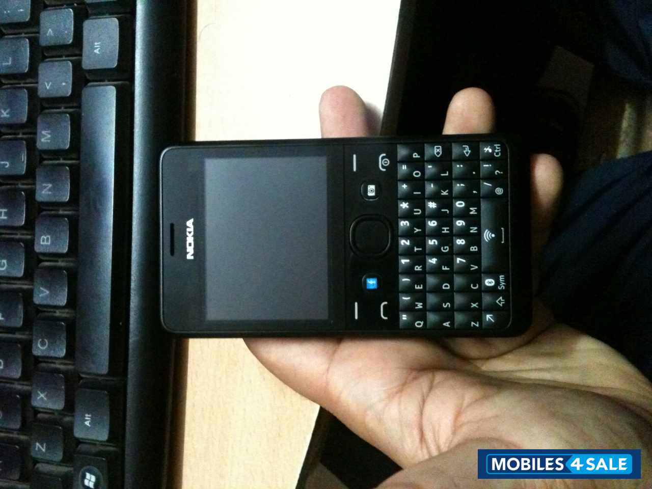 Black Nokia Asha 210