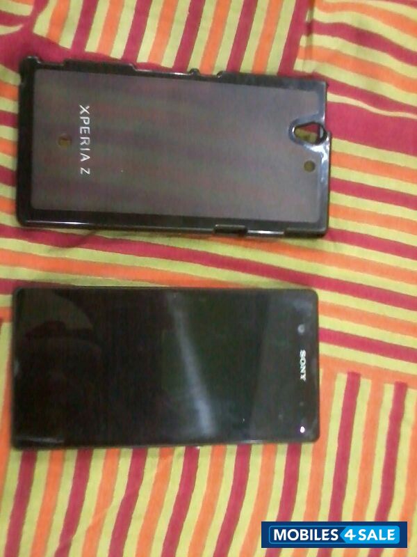 Black Sony Xperia Z