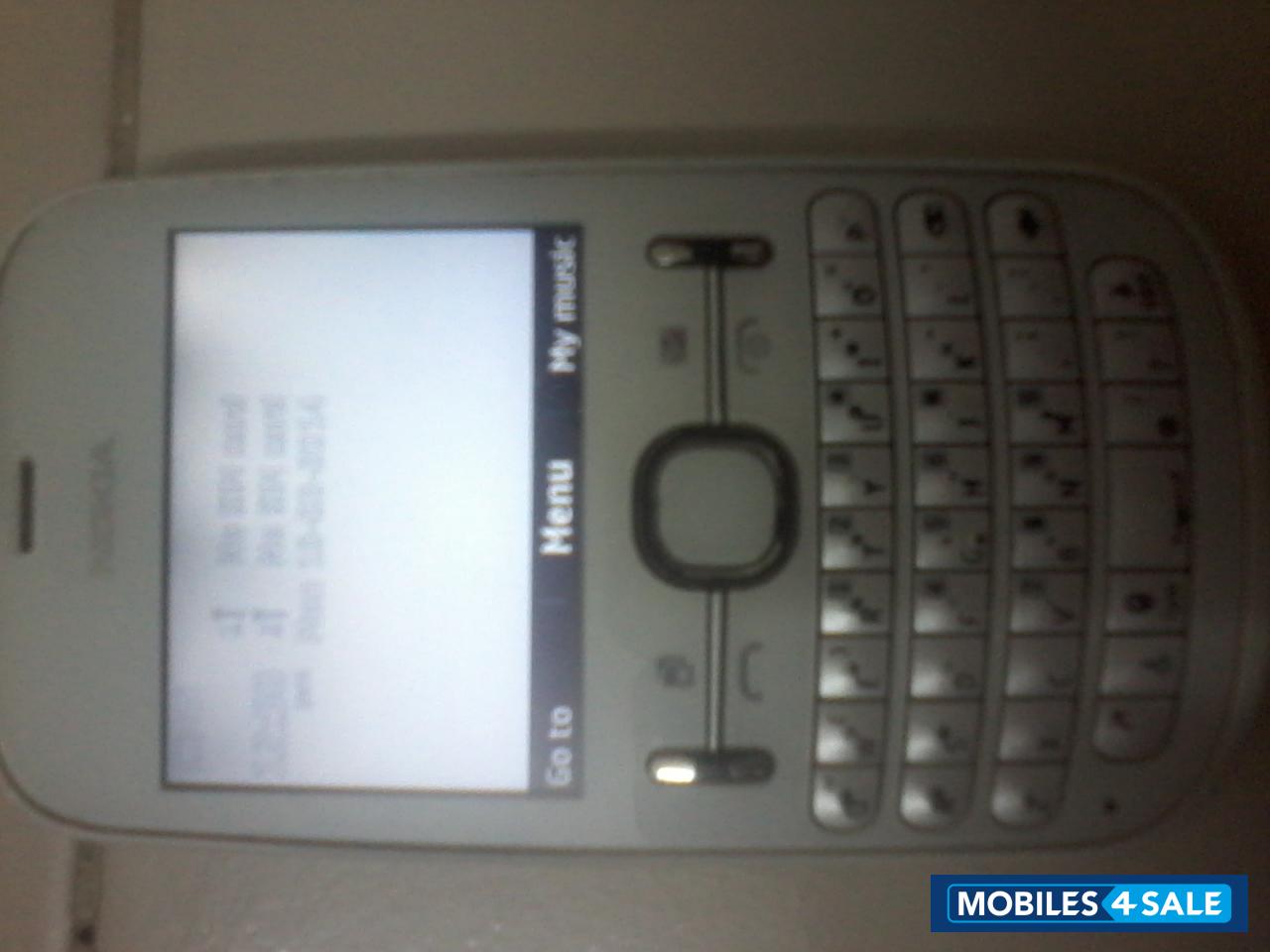 White Nokia Asha 200