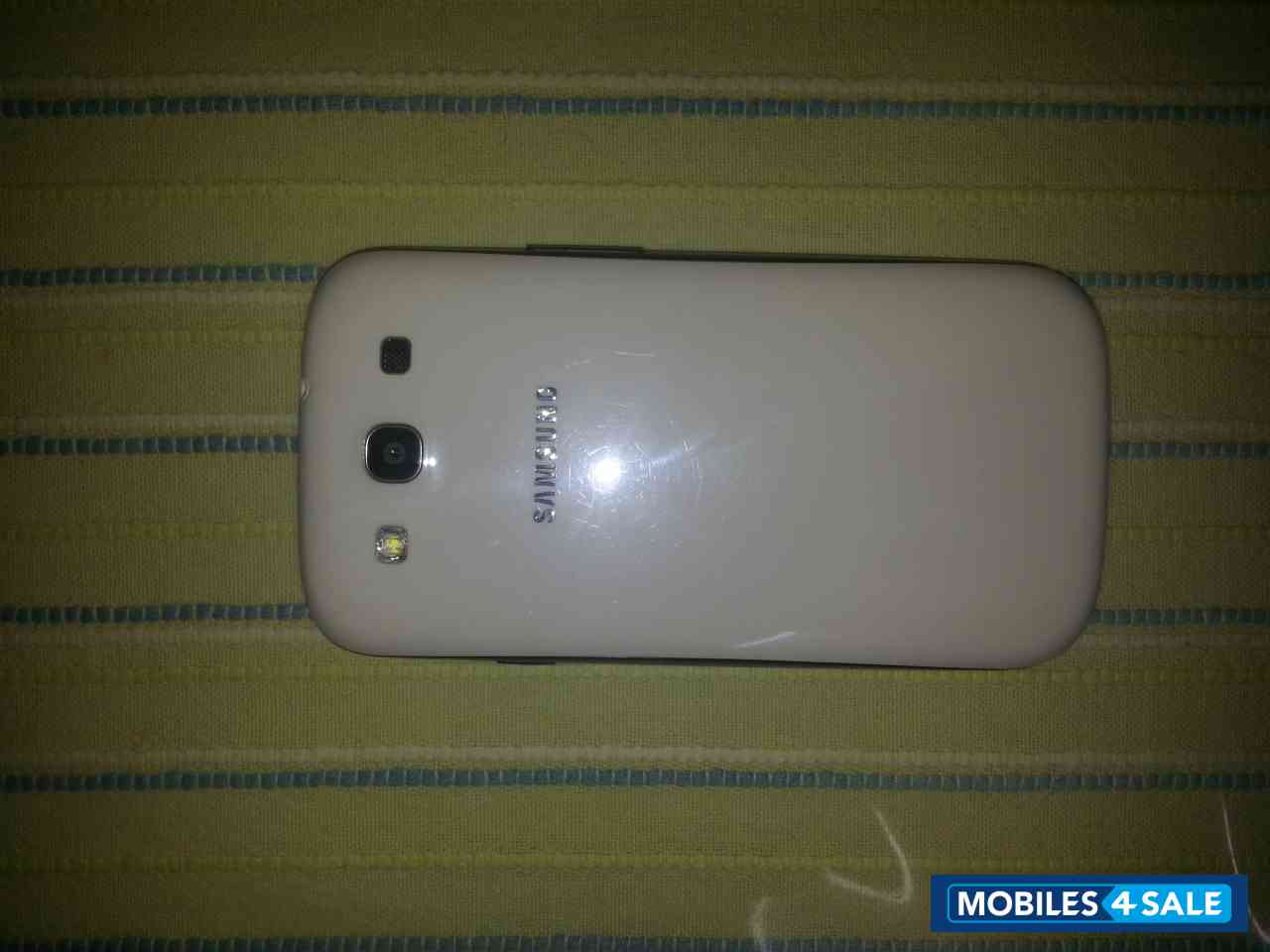 White Samsung Galaxy S3