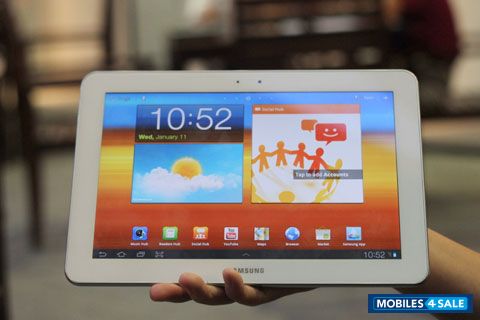 White Samsung Galaxy Tab P7500