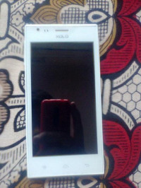 White Xolo A600