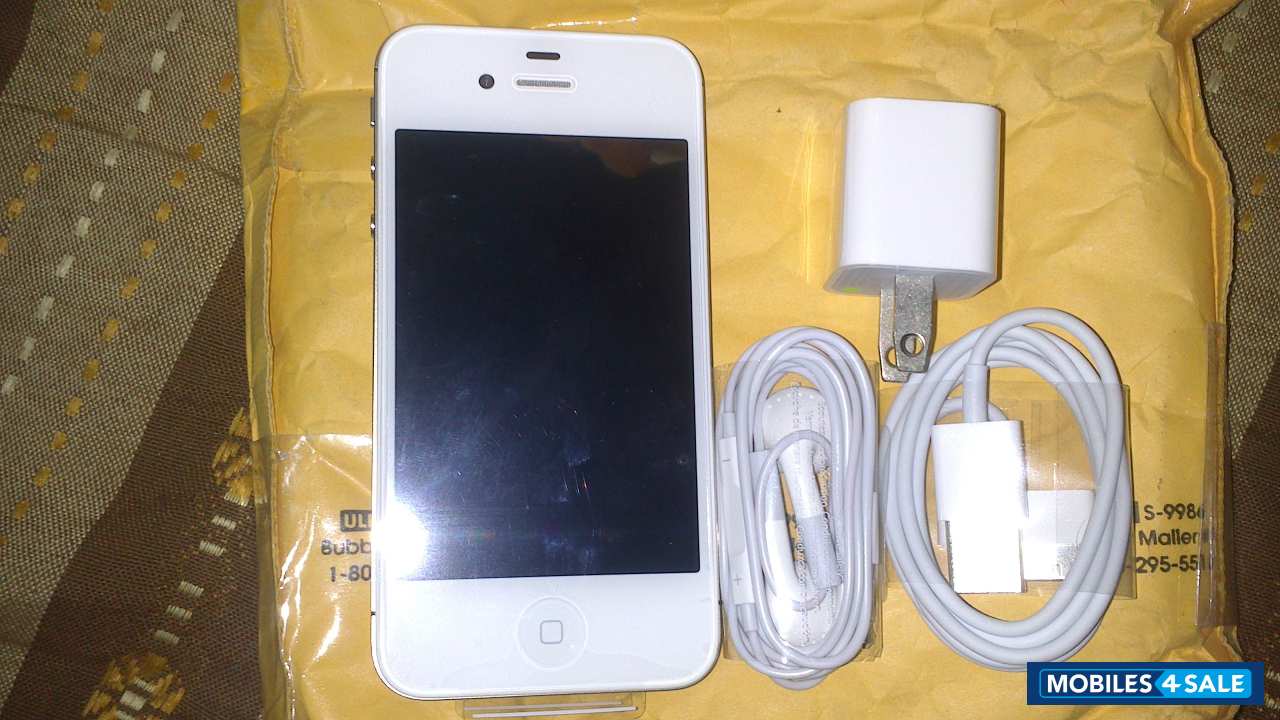 White Apple iPhone 4S