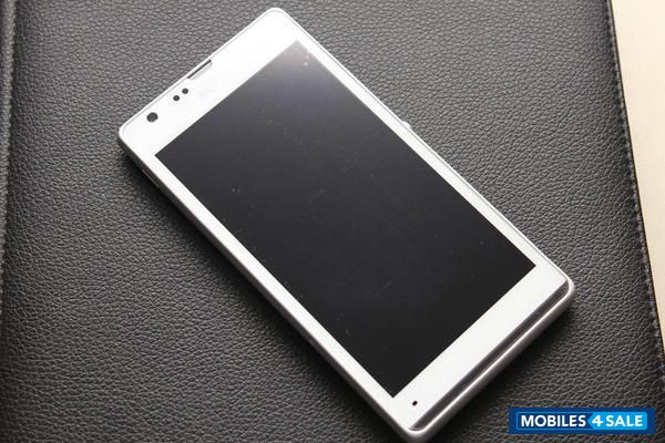 White Sony Xperia SP