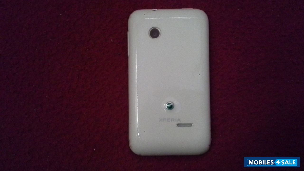 White Sony Xperia tipo