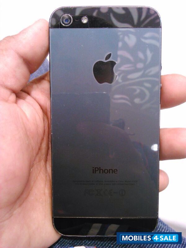 Black Apple iPhone 5