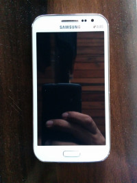 White Samsung Galaxy Grand Quarttro