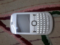 White Nokia Asha 200