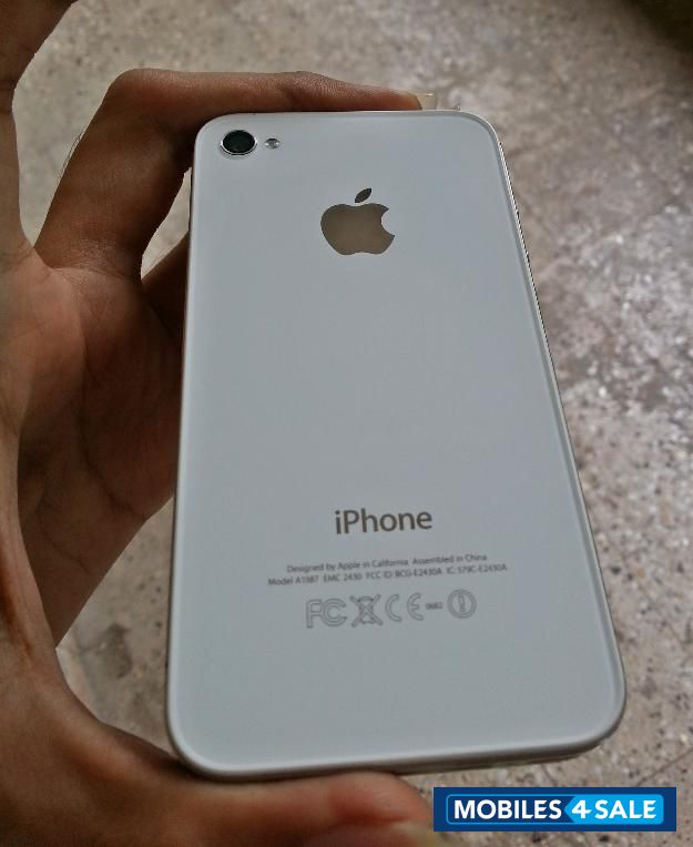 White Apple iPhone 4