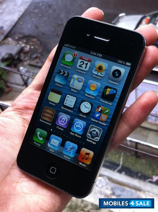 Black Apple iPhone 4S