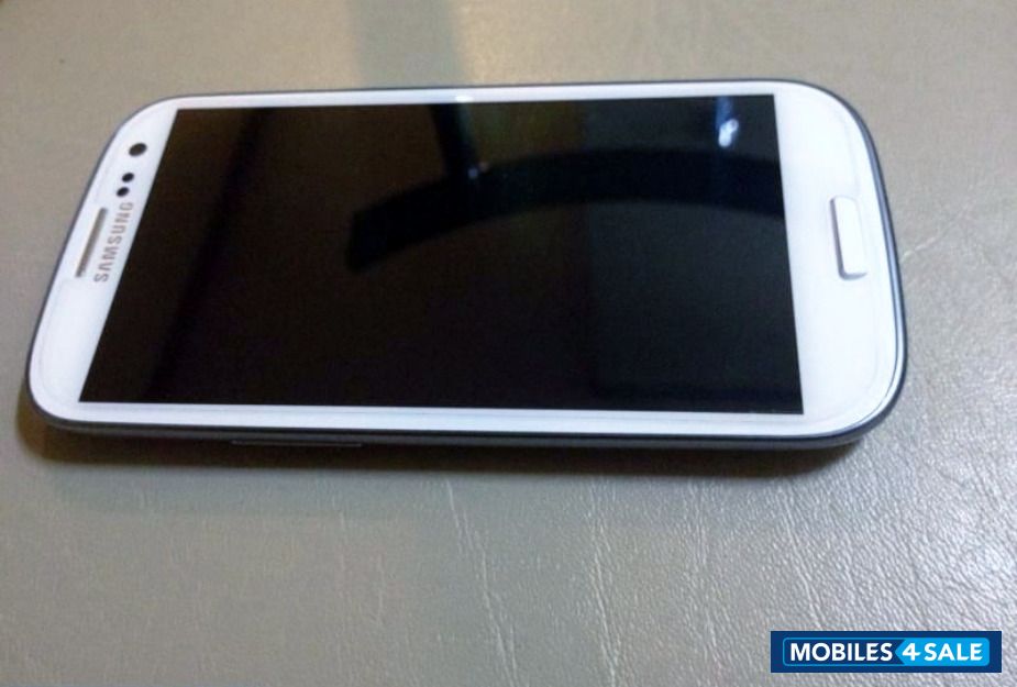 White Samsung Galaxy S3