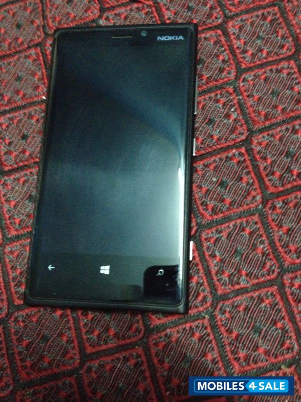 Black Nokia Lumia 920