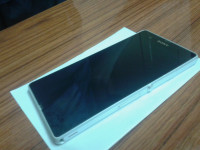 White Sony Xperia Z