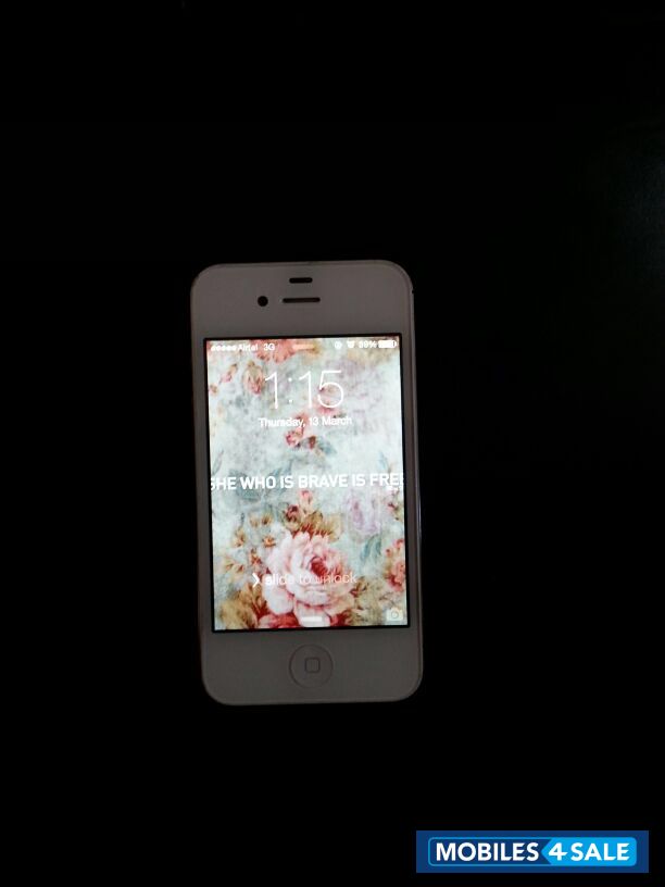 White Apple iPhone 4S