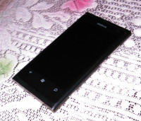 Black Nokia Lumia 800