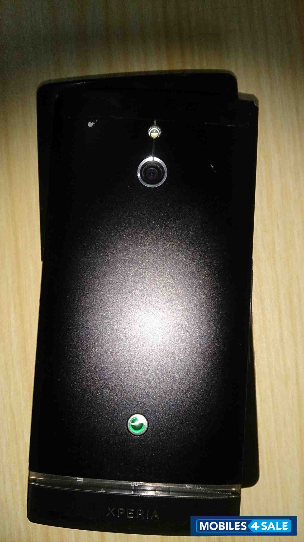 Black Sony Xperia P