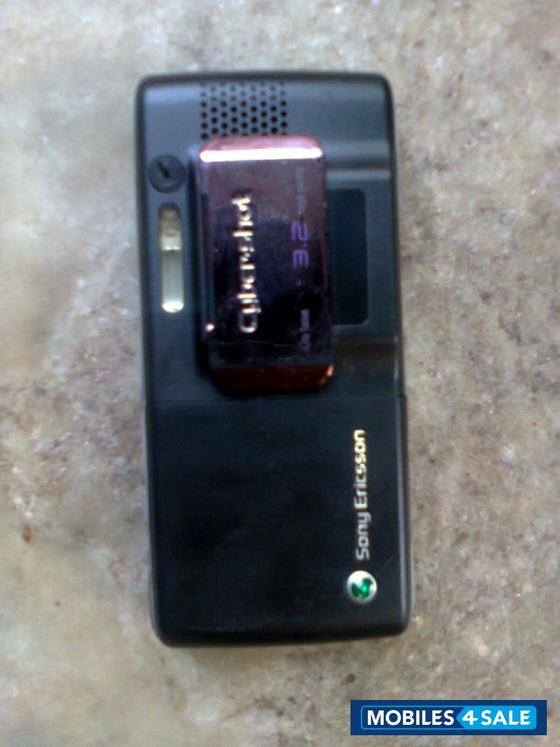 Black Sony Ericsson K800