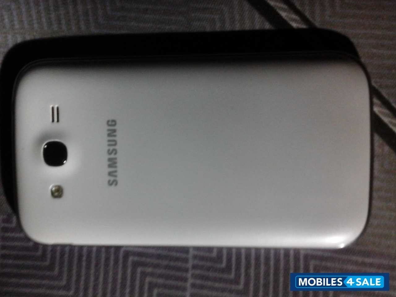 White Samsung Galaxy Grand GT-I9082