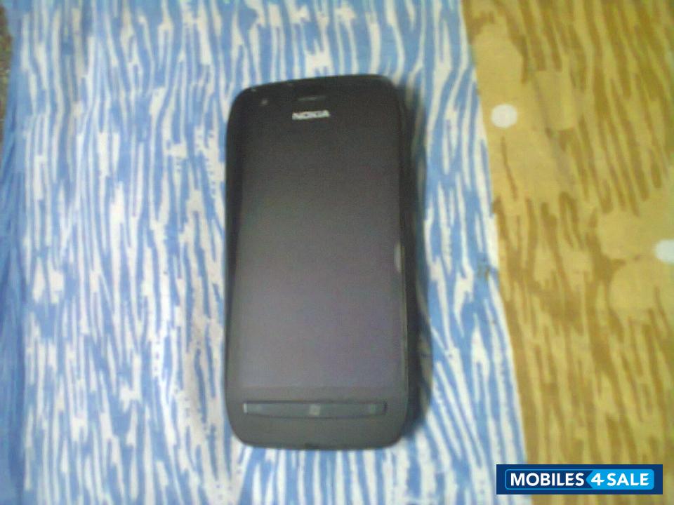 Black Nokia Lumia 710