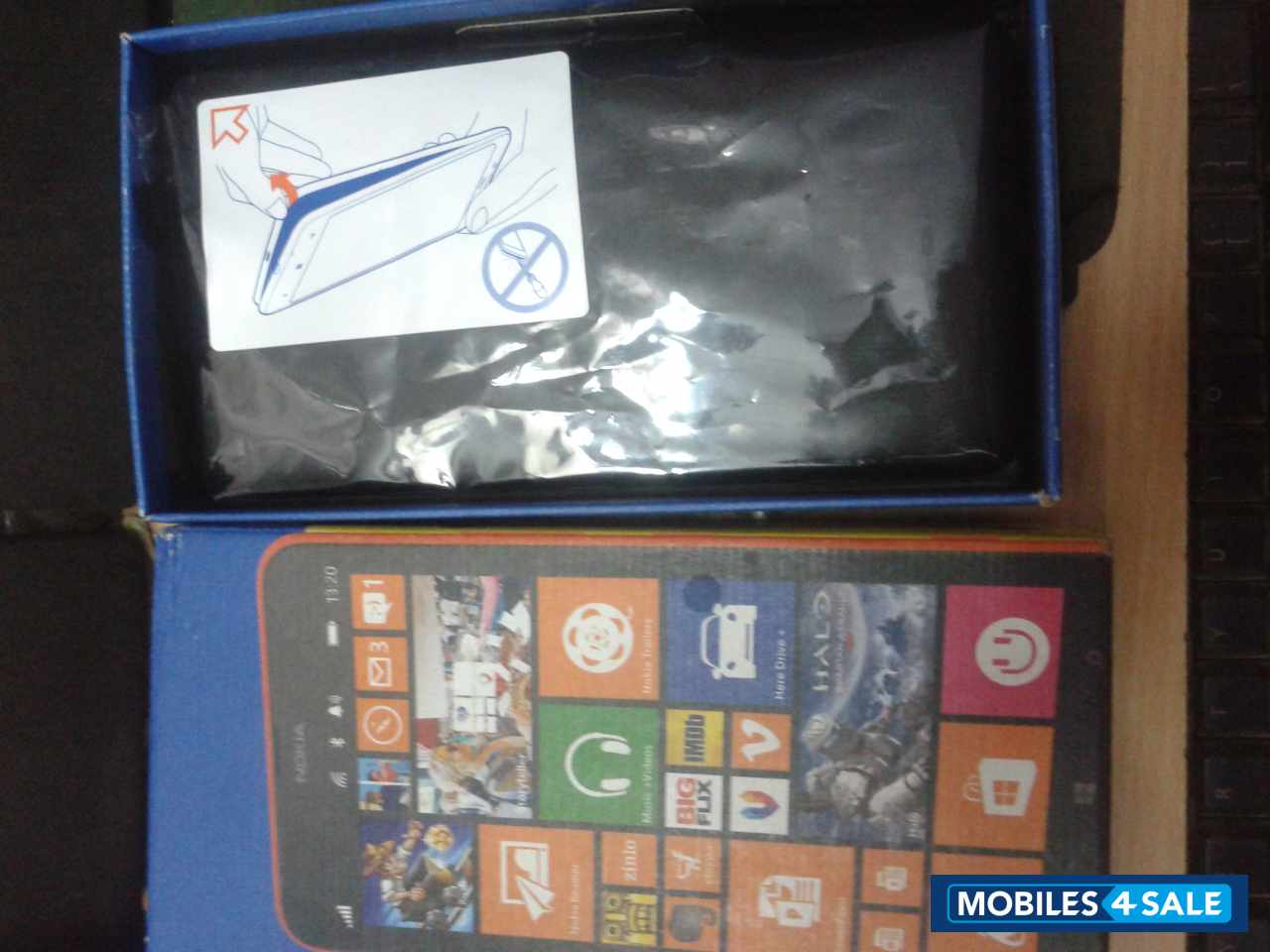 Black Nokia Lumia 1320