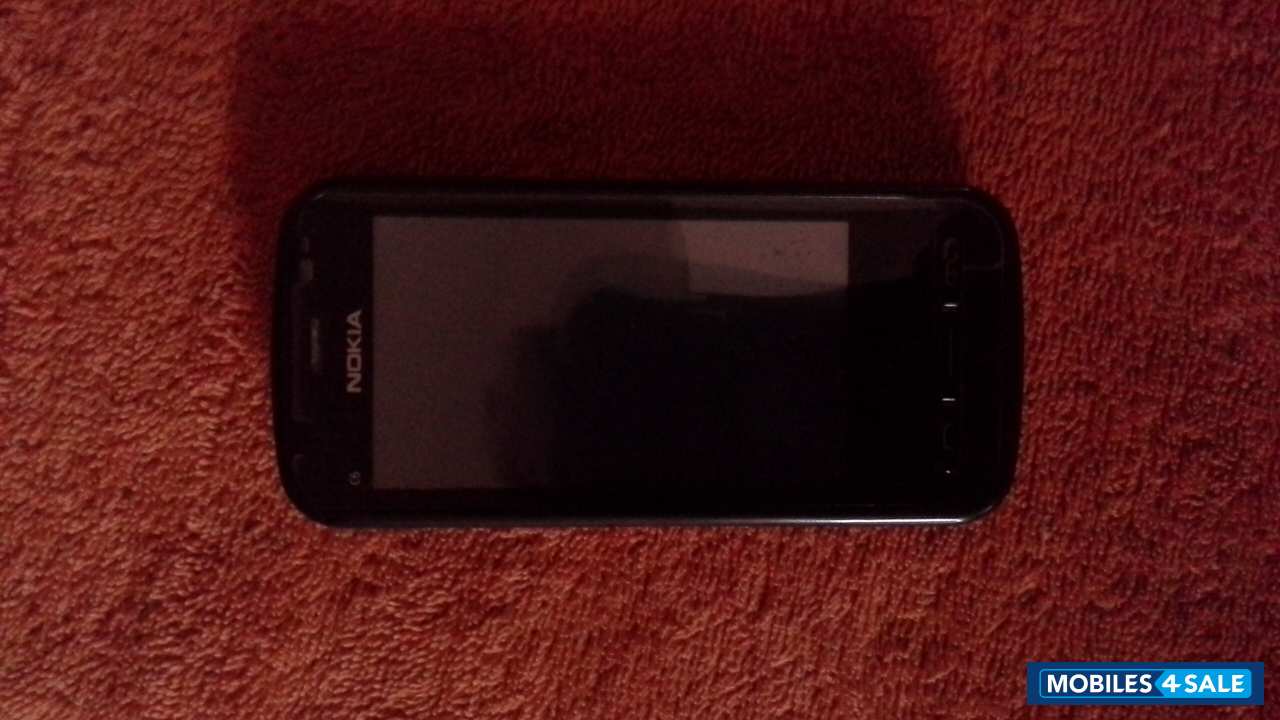 Black Nokia C6-01