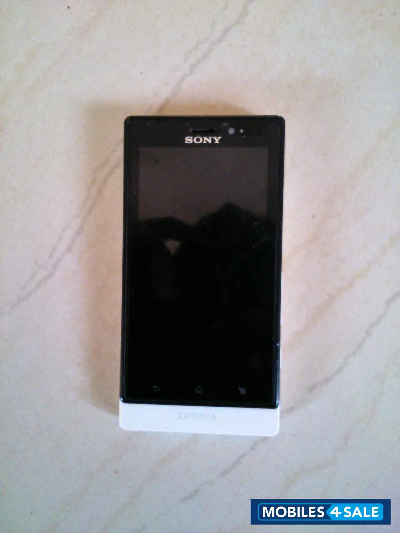 White Sony Xperia sola