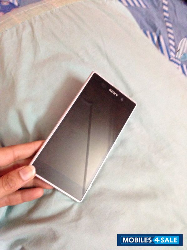 White Sony Xperia Z1