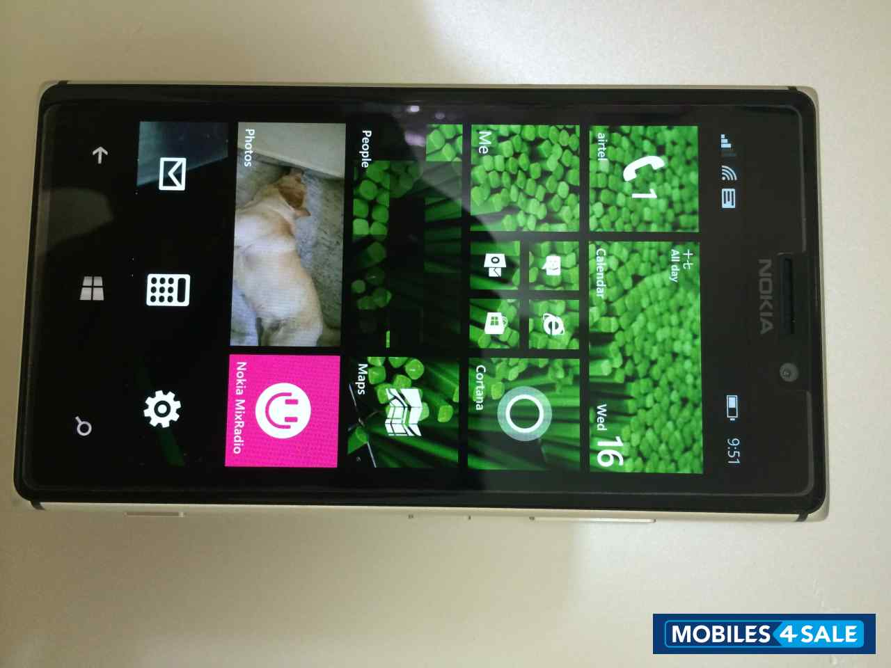 Gray Nokia Lumia 925