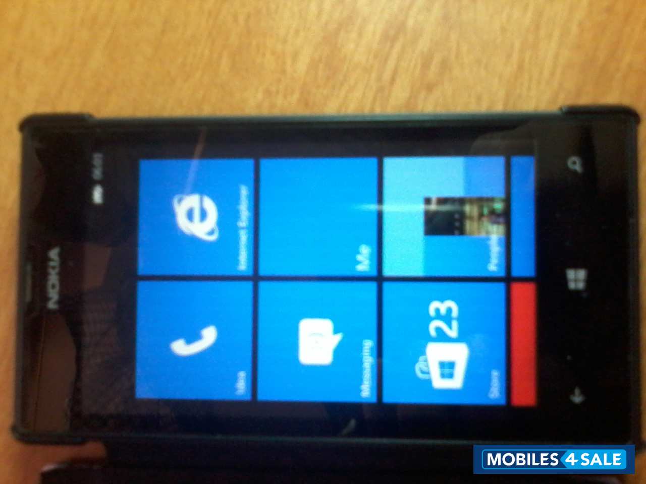 Black Nokia Lumia 520