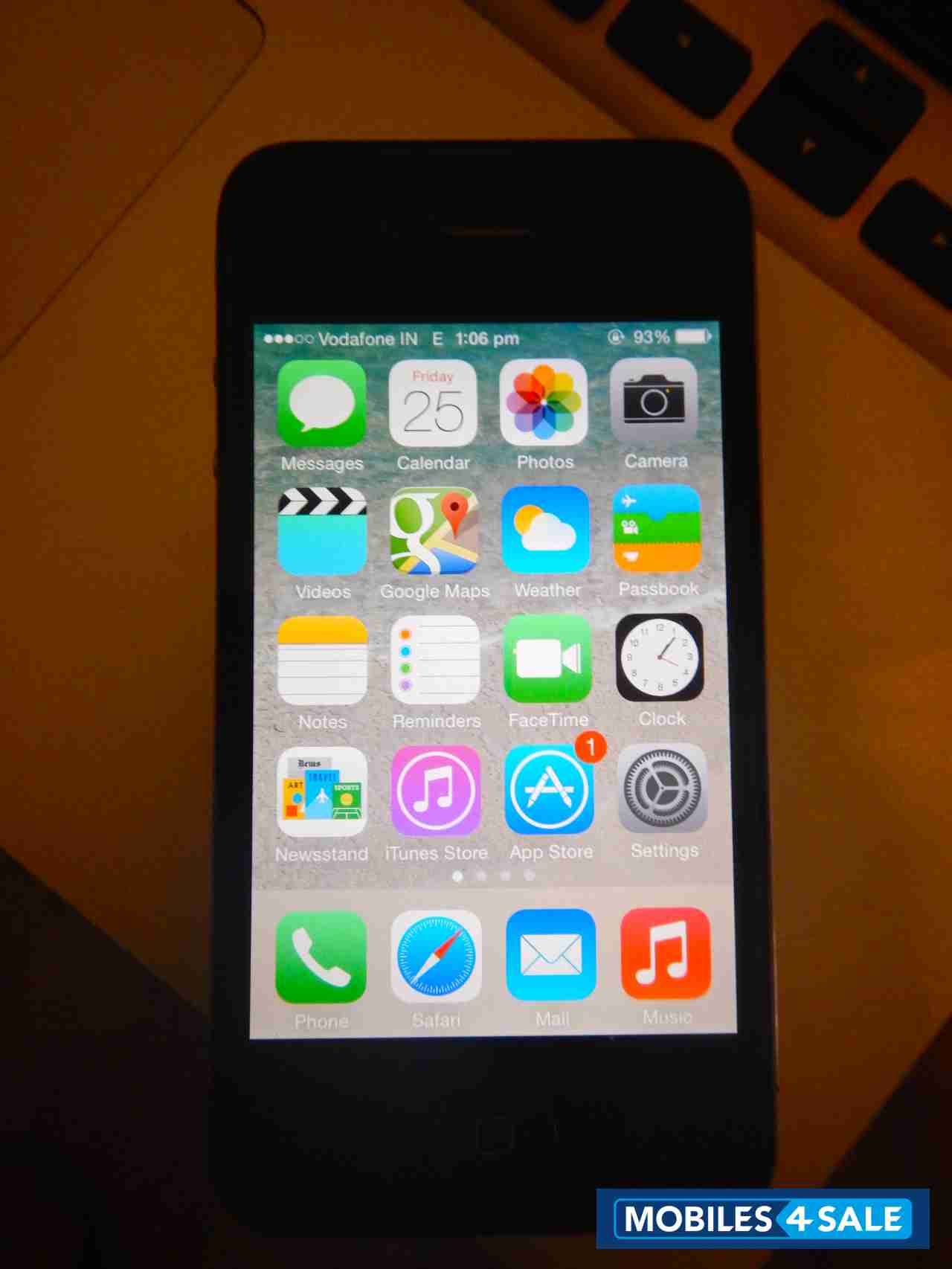 Black Apple iPhone 4