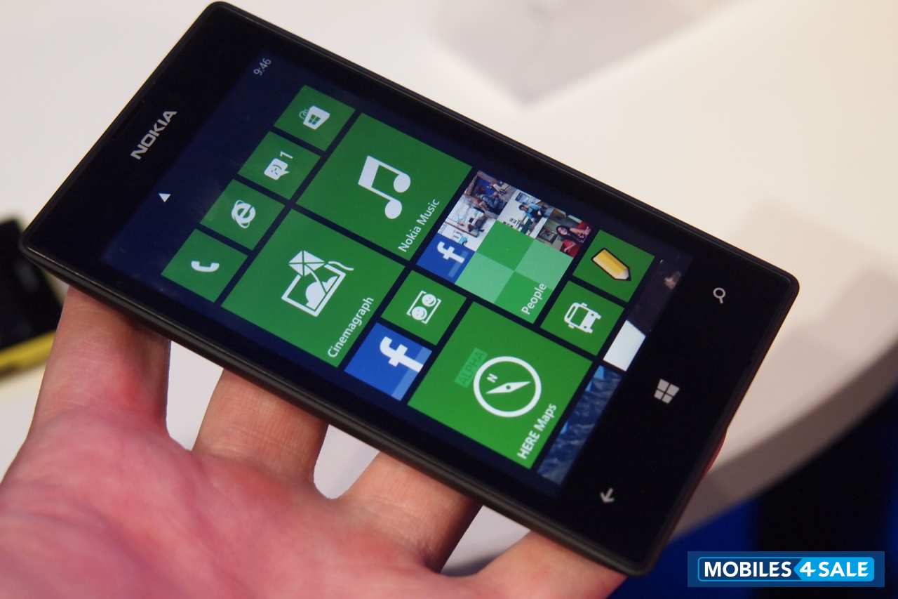 Black Nokia Lumia 520