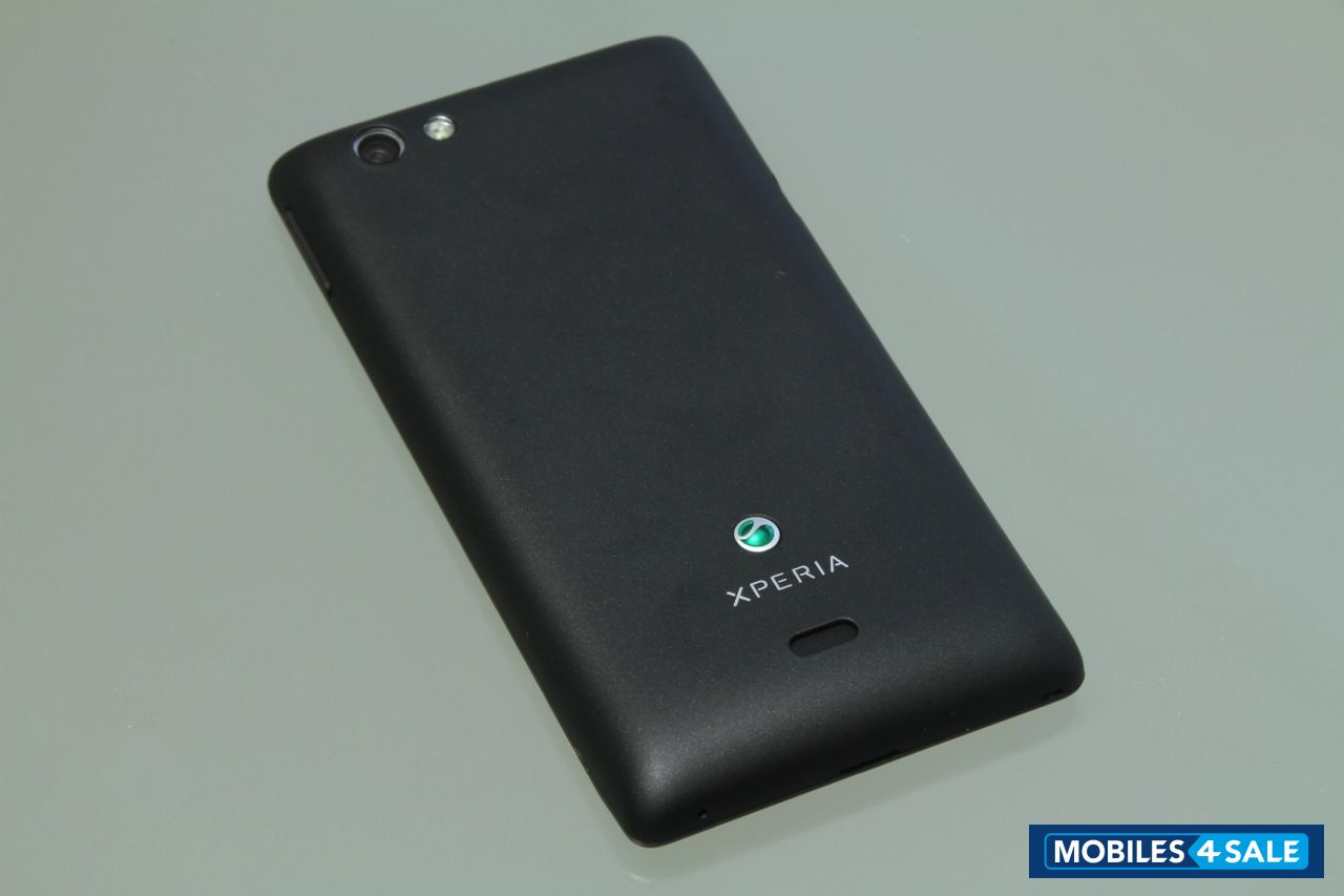 Black Sony Xperia miro