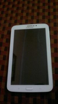 White Samsung Galaxy Tab 3 211