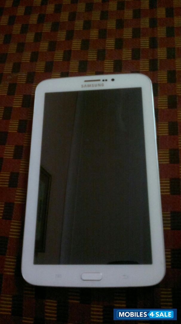 White Samsung Galaxy Tab 3 211