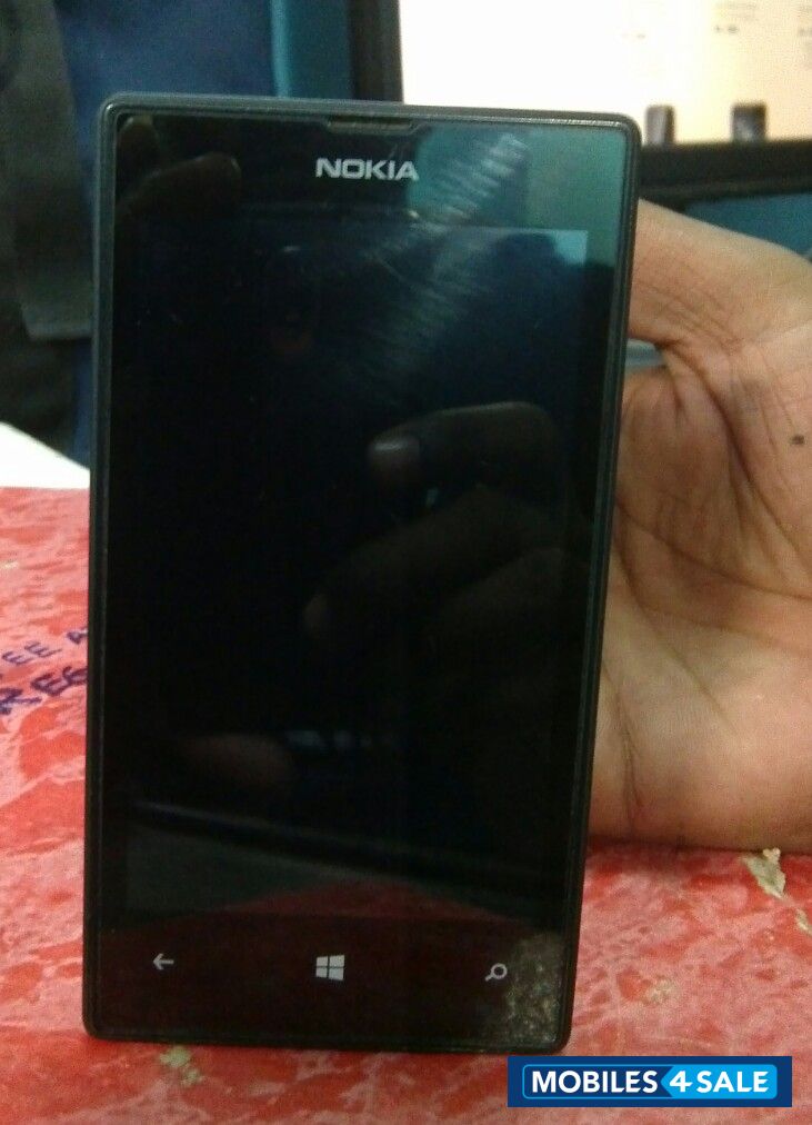 Black Nokia Lumia 520