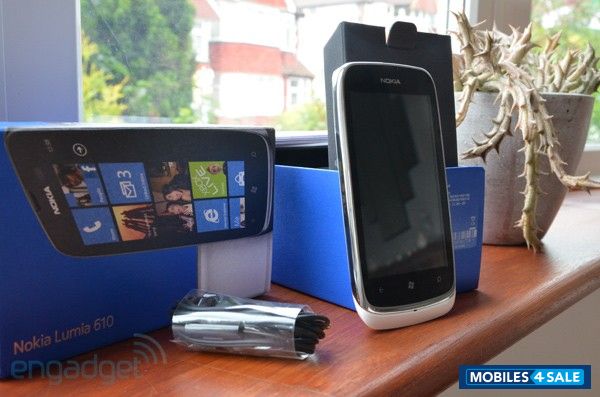 Black Nokia Lumia 610