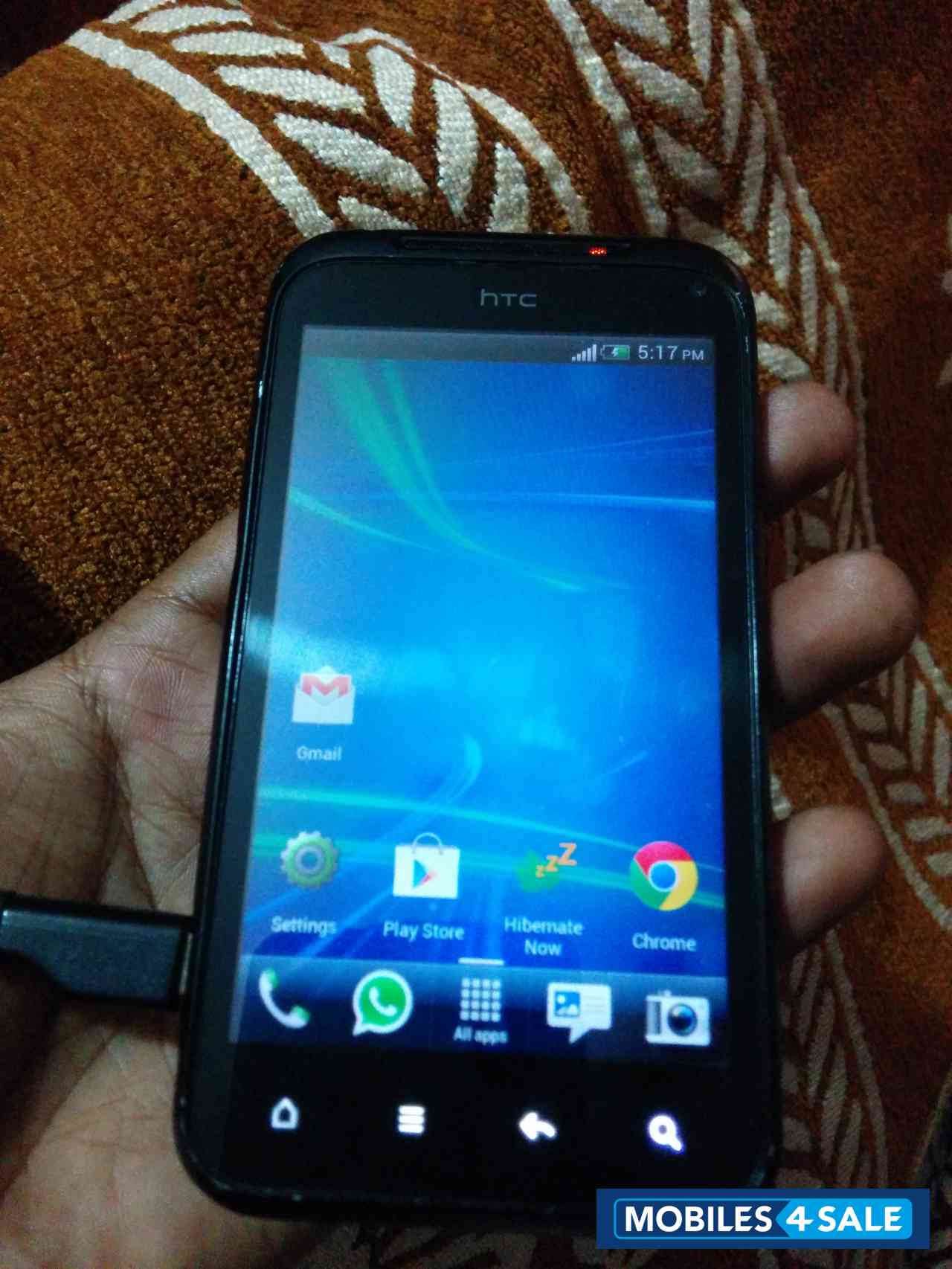 Black HTC Incredible S