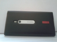 Black Nokia Lumia 800