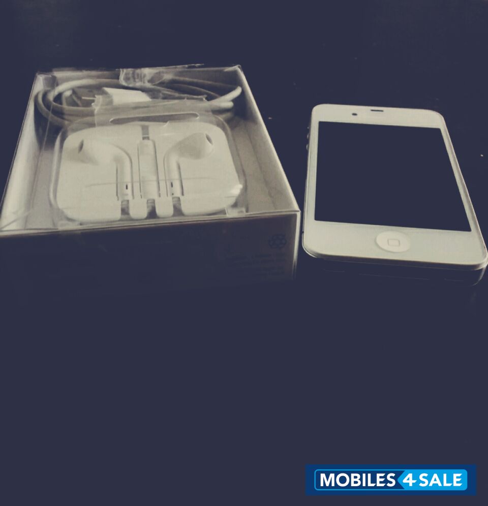 White Apple iPhone 4S