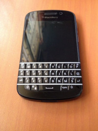 Black BlackBerry Q10