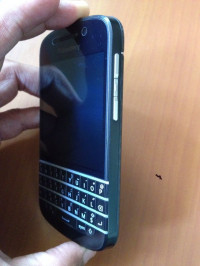 Black BlackBerry Q10