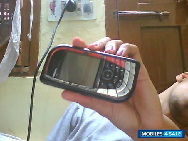 Black Nokia 7610