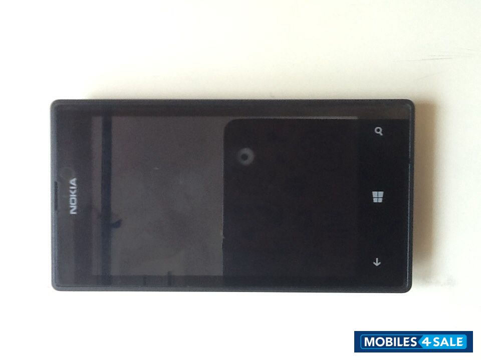 Black Nokia Lumia 525