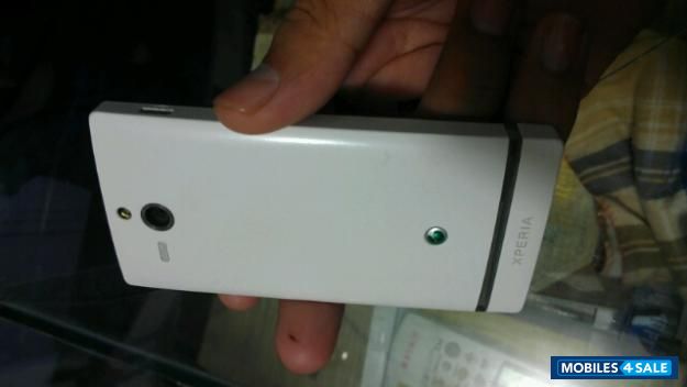 White Sony Xperia U