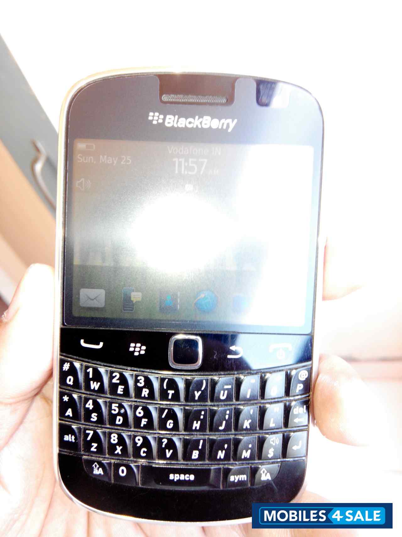 Black BlackBerry Bold 9900