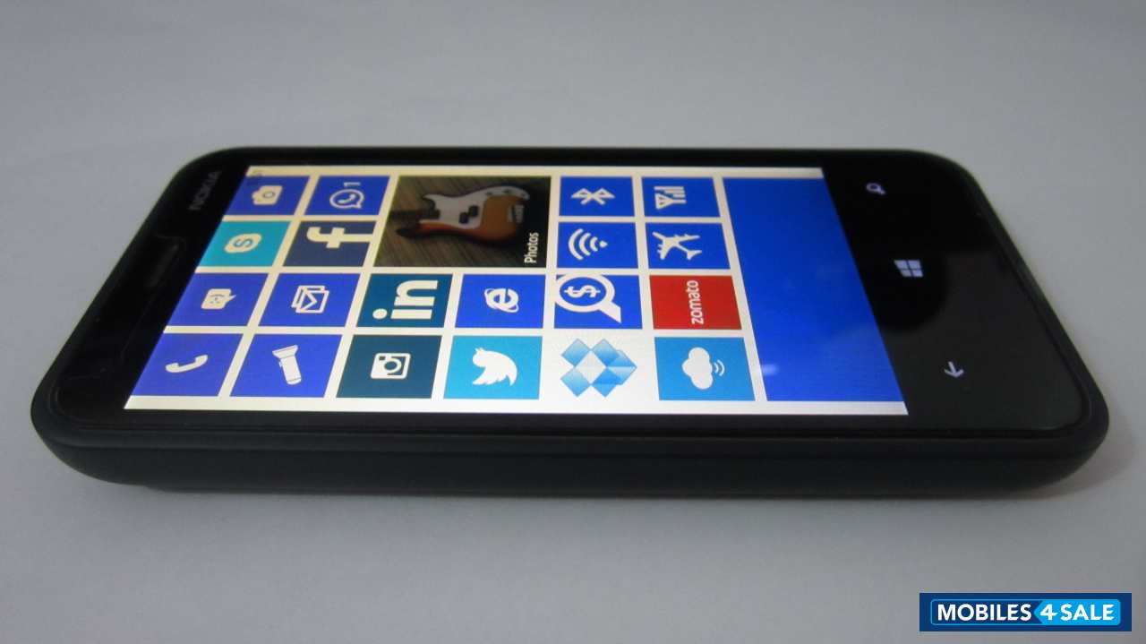 Black Nokia Lumia 620