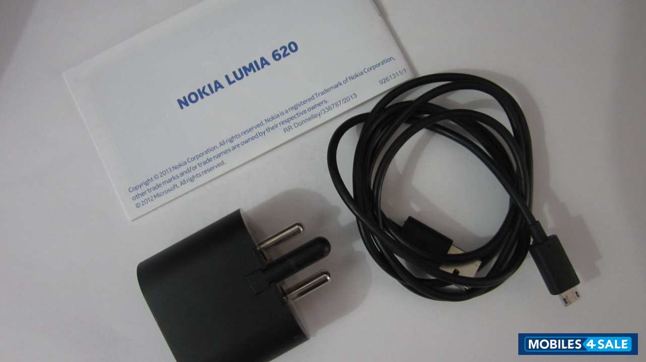 Black Nokia Lumia 620