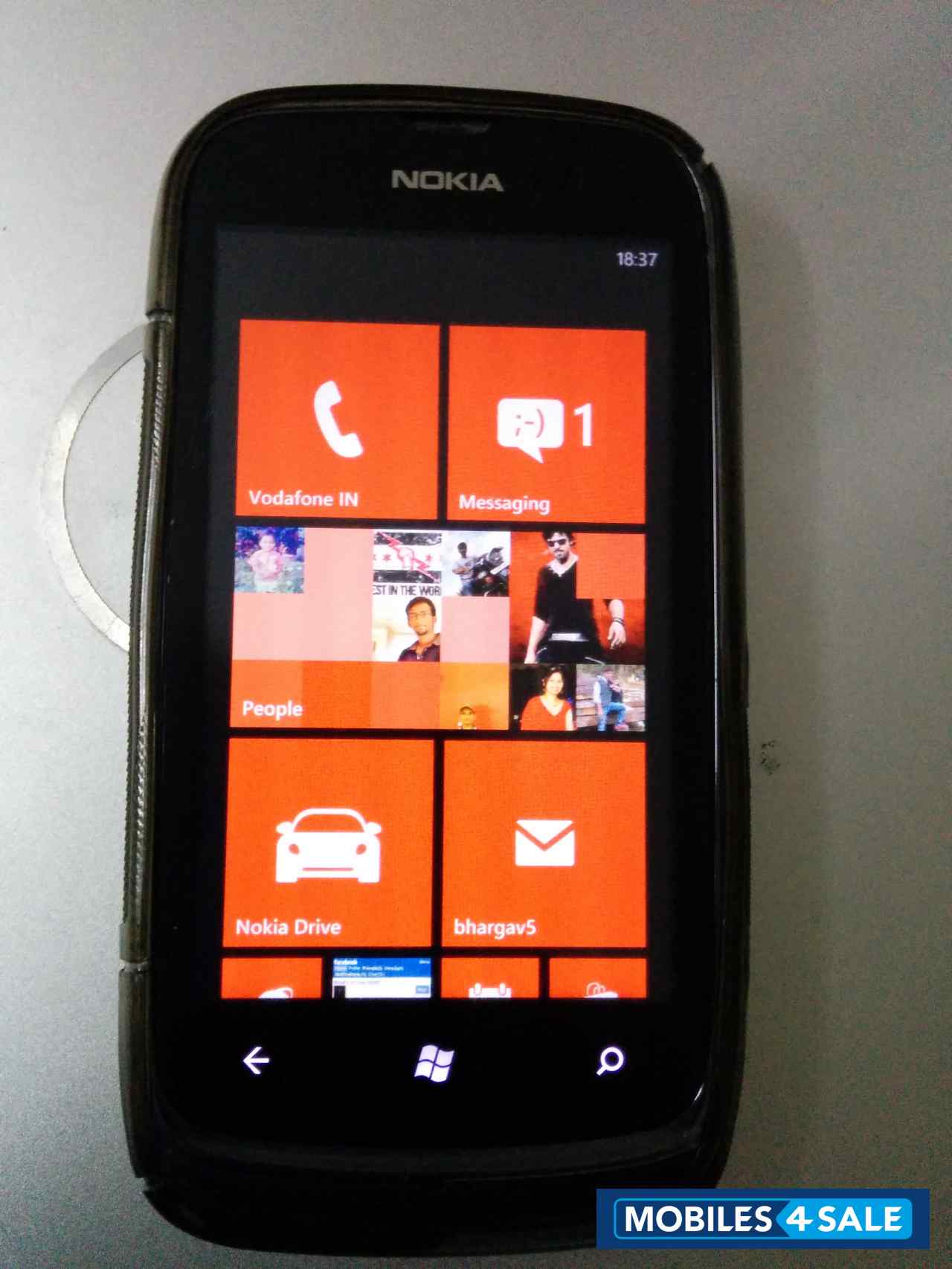 Black Nokia Lumia 610